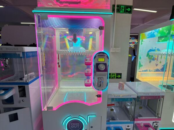 Lucky Star S Clip Prize Arcade Machine | RGB Neon Coin Operated Gift Clip Vending Game